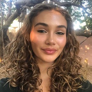 Meet your Posher, Sky